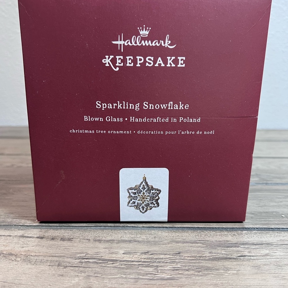 Hallmark *NEW* 2016 “Sparkling Snowflake” ~Blown Glass ~Christmas Ornament - Picture 9 of 9